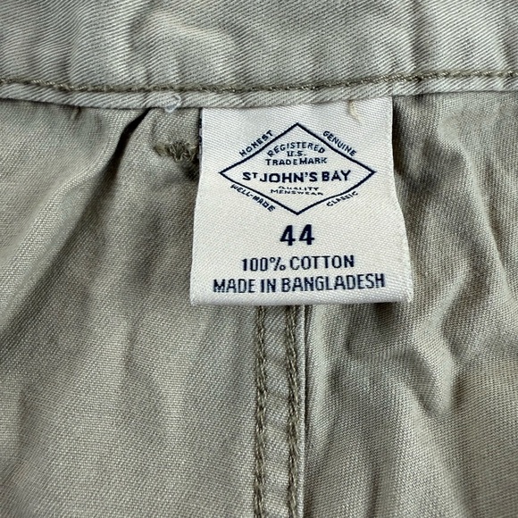 St. John's Bay Tan Cargo Shorts Outdoor Essential - Picture 2 of 5